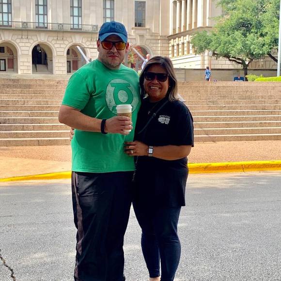 Meet your Posher, Lorelai n brent - Picture 1 of 1